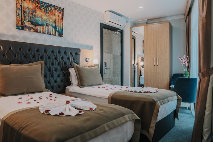 Imagen de la habitación del Grand Lark Otel. Foto 9