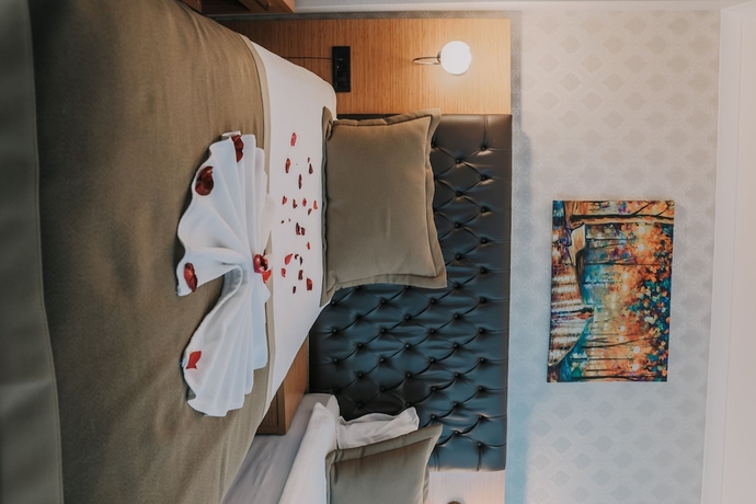 Imagen de la habitación del Grand Lark Otel. Foto 10