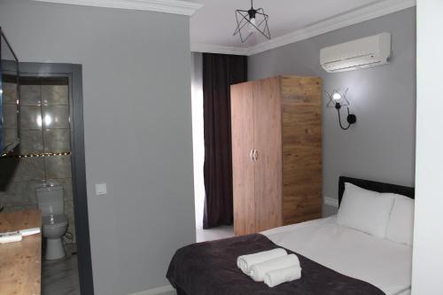 Imagen de la habitación del Grand Niki Hotel & Spa. Foto 17