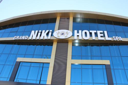 Imagen general del Grand Niki Hotel & Spa. Foto 16