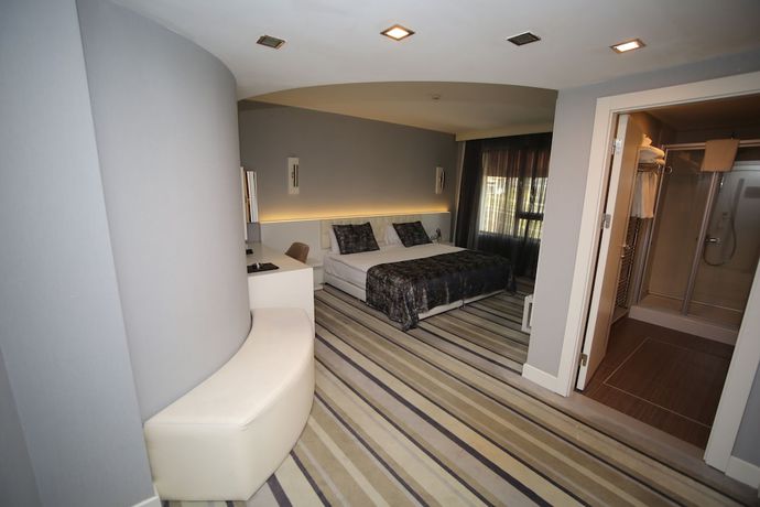 Imagen de la habitación del Grand Nora Hotel. Foto 4