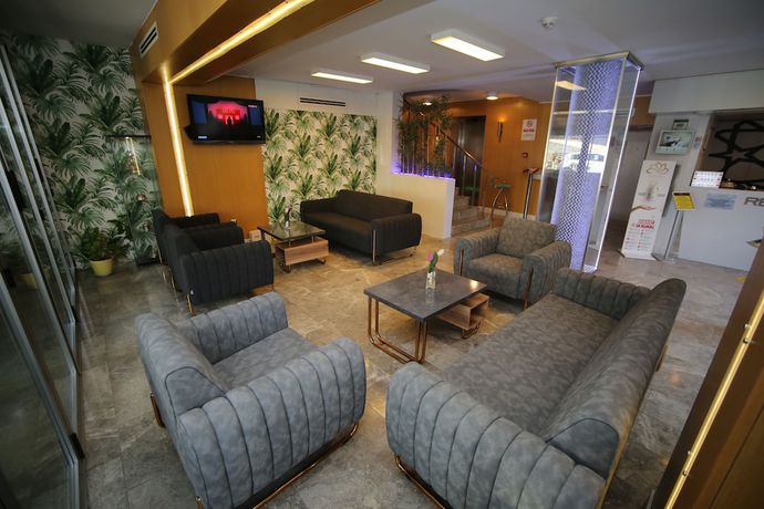 Imagen de los interiores del Grand Nora Hotel. Foto 20