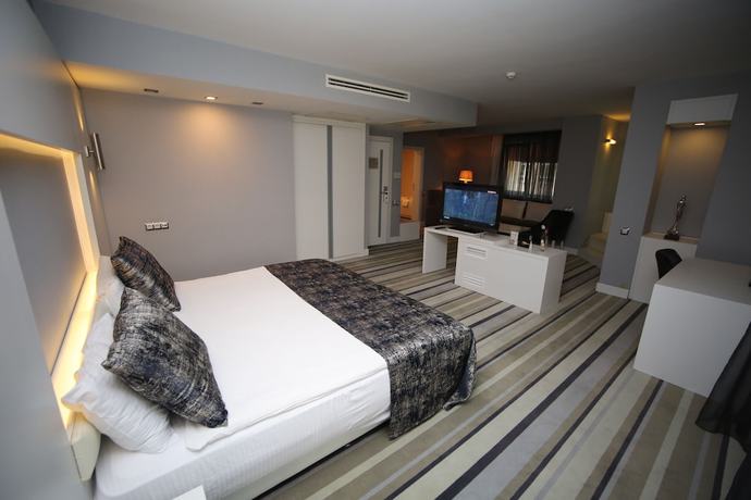 Imagen de la habitación del Grand Nora Hotel. Foto 11