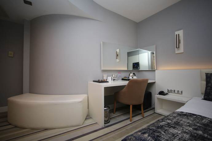 Imagen de la habitación del Grand Nora Hotel. Foto 14