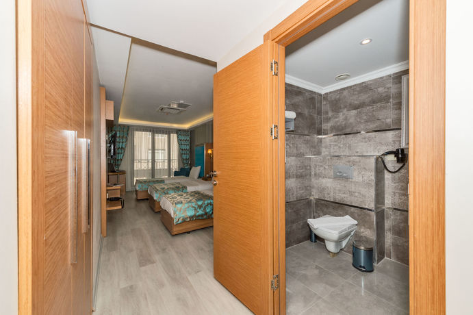 Imagen de los interiores del Grand Palace Hotel. Foto 13