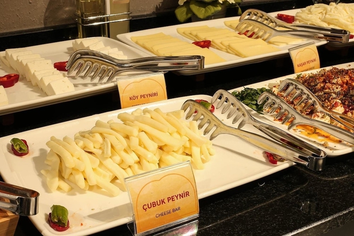 Imagen del bar/restaurante del Grand Pasabey Otel. Foto 4