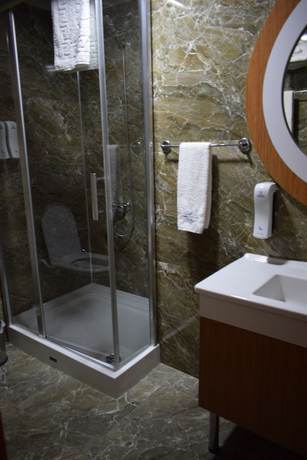 Imagen de la habitación del Grand Rimedya Hotel Bursa. Foto 17