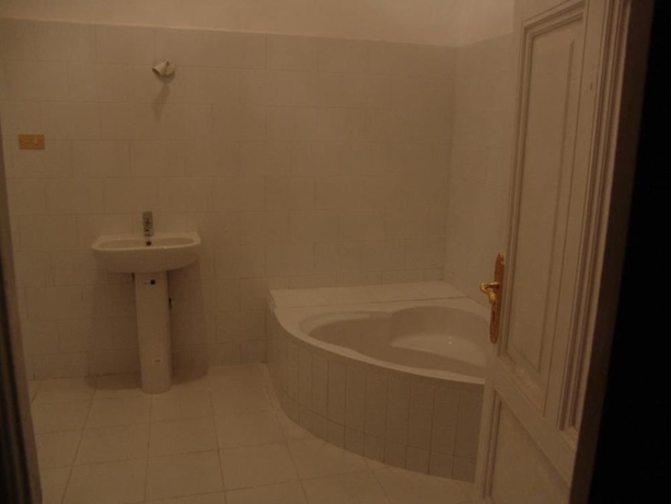 Imagen de la habitación del Grand Royal, El Cairo. Foto 2