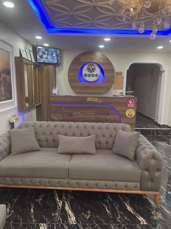 Imagen de los interiores del Grand Sami Hotel. Foto 17