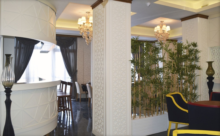 Imagen de los interiores del Grand Sera Hotel. Foto 13