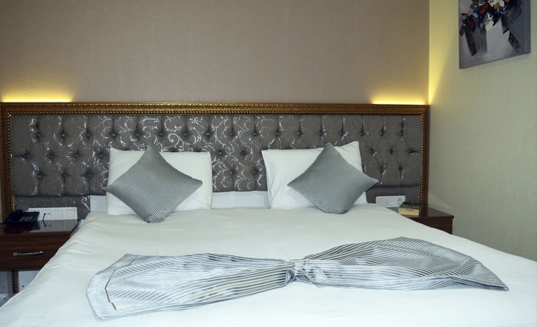 Imagen de la habitación del Grand Sera Hotel. Foto 6