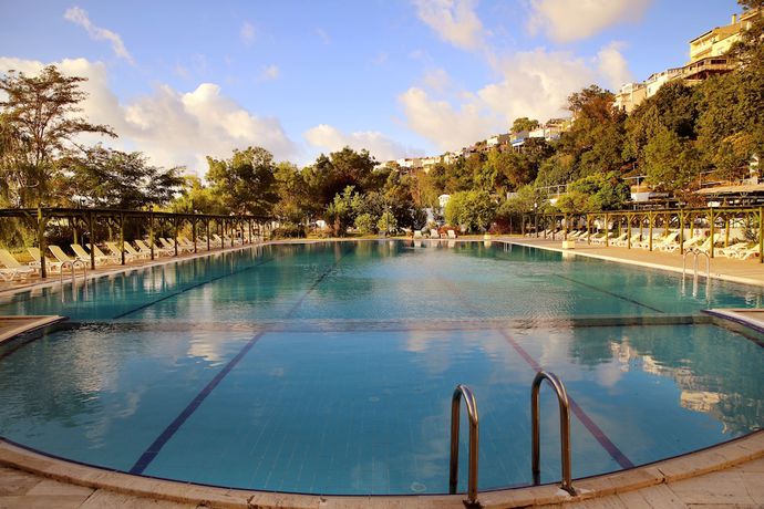 Imagen de la piscina del Grand Sile Hotel. Foto 18
