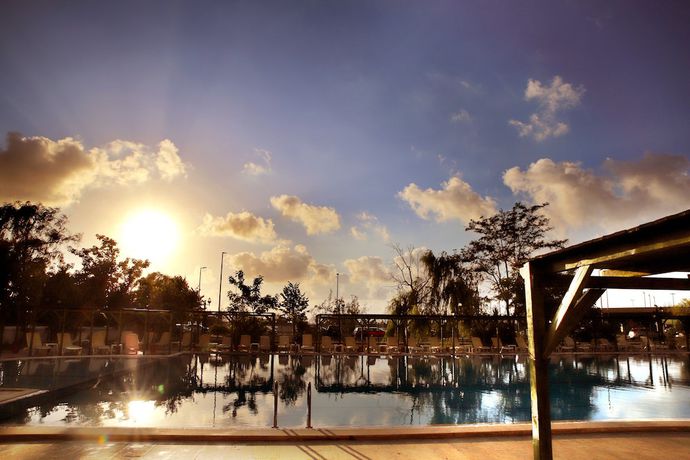 Imagen de la piscina del Grand Sile Hotel. Foto 19
