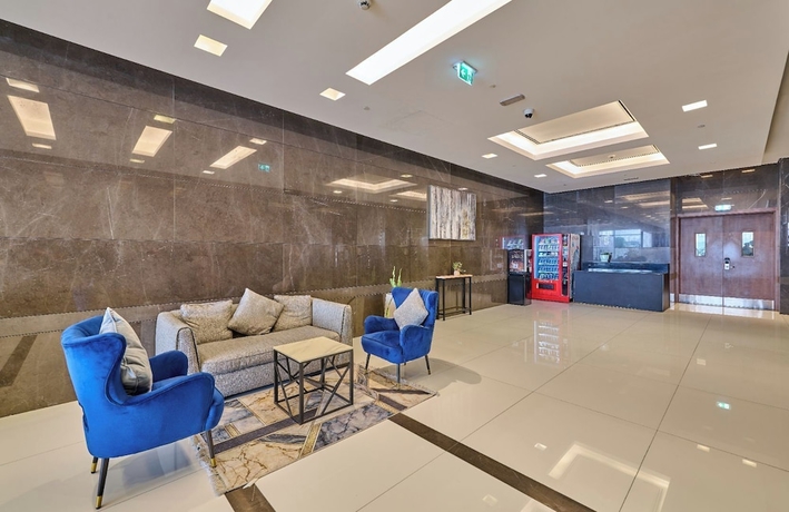 Imagen de los interiores del Grand Stay Holidays Homes Rental Satwa. Foto 16