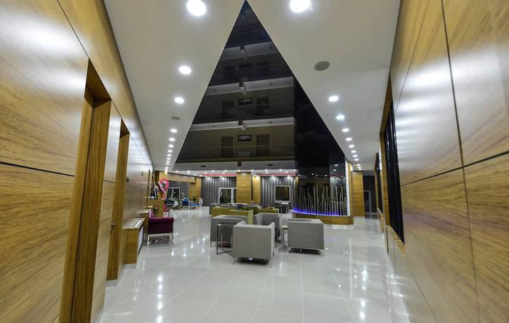 Imagen general del Grand Surmely Business Hotel. Foto 1