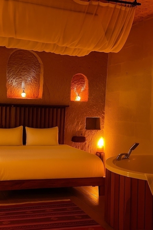Imagen de la habitación del Grand U&ccedil;hisar Hotel. Foto 4