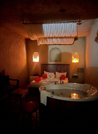 Imagen de la habitación del Grand U&ccedil;hisar Hotel. Foto 15