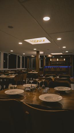 Imagen del bar/restaurante del Grand Vav Hotel. Foto 2