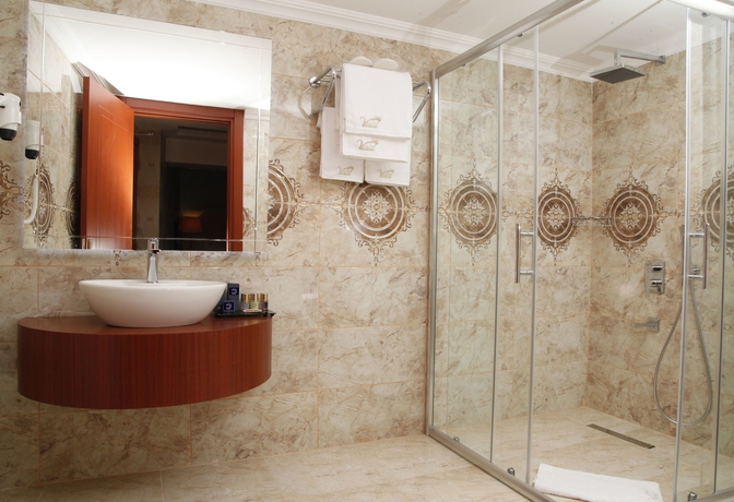 Imagen de la habitación del Grand Vuslat Hotel. Foto 4