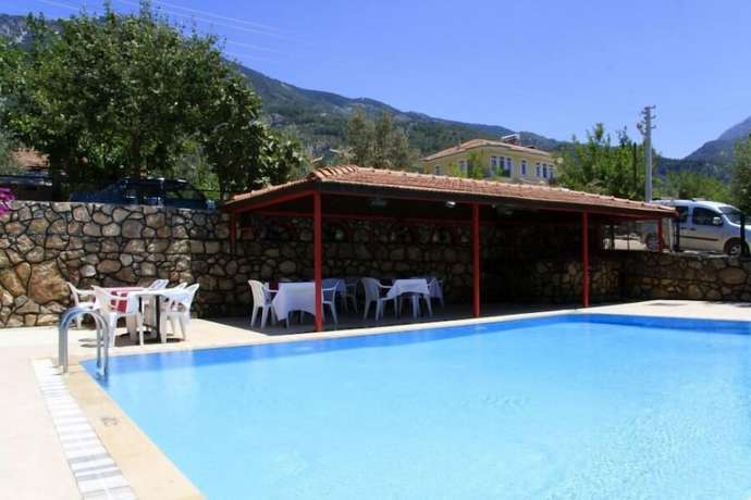 Imagen de la piscina del Grand World Hotel. Foto 10