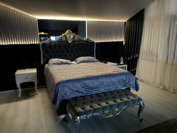 Imagen de la habitación del Grand Zara Otel. Foto 20