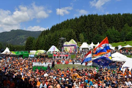 Imagen general del GrandPrixcamp, front row racecamp closest to the Red Bull Ring including sounds of pitstops in your. Foto 1