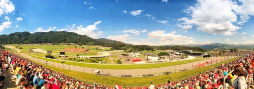 Imagen general del GrandPrixcamp, front row racecamp closest to the Red Bull Ring including sounds of pitstops in your. Foto 4