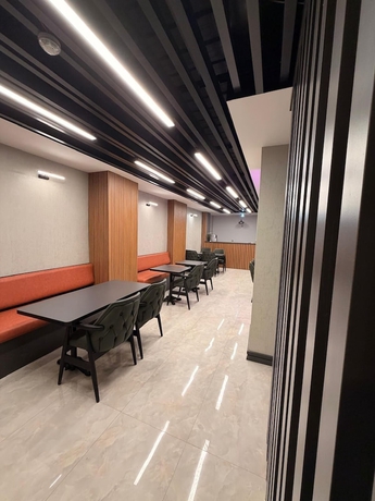 Imagen del bar/restaurante del Grandova Hotel. Foto 4