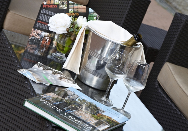 Imagen del bar/restaurante del Green Garden Resort. Foto 2