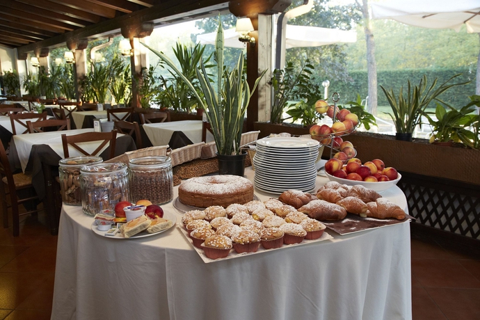 Imagen del bar/restaurante del Green Garden Resort. Foto 3