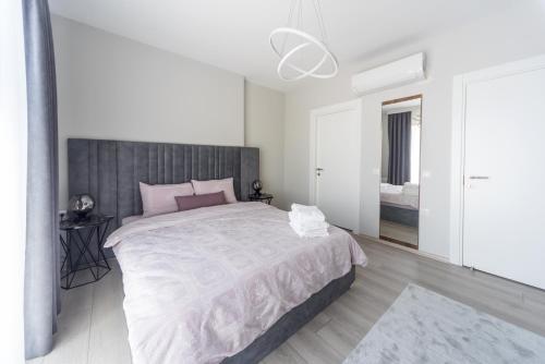 Imagen de la habitación del Green Hills Suites. Foto 9