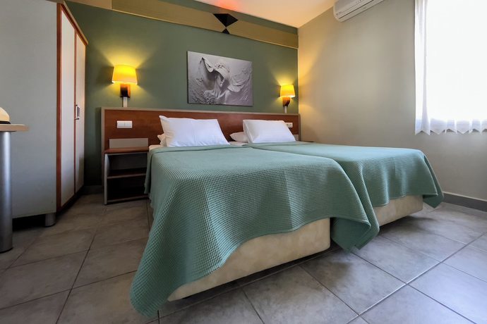 Imagen de la habitación del Green Mar Hotel. Foto 6