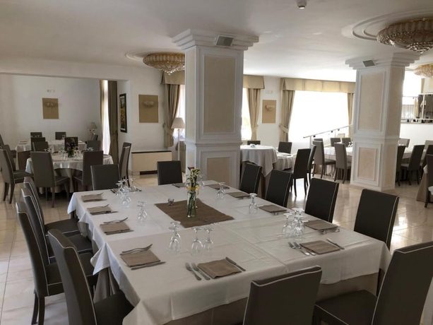 Imagen del bar/restaurante del Green Park Hotel, Serroni. Foto 3