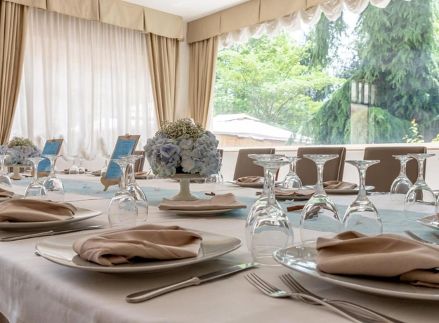 Imagen del bar/restaurante del Green Park Hotel, Serroni. Foto 4