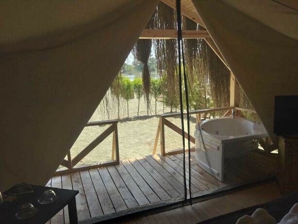 Imagen general del Green Pine Beach and Bungalows. Foto 2