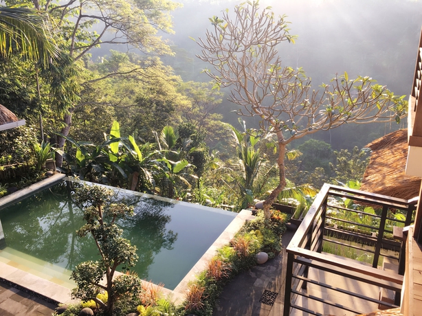 Imagen de la piscina del Green View Private Villas. Foto 11