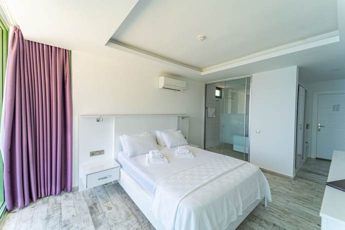 Imagen de la habitación del Greenbeach Hotel. Foto 14