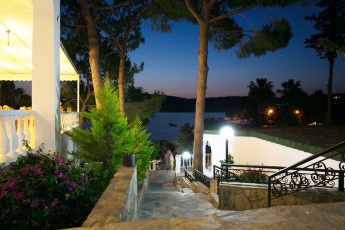 Imagen de los exteriores del Greenport Bodrum Hotel. Foto 14