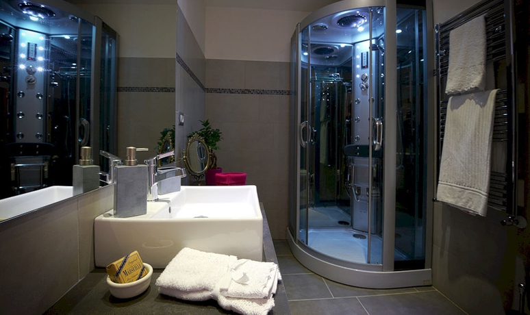 Imagen de la habitación del Gregory Place Fine Vatican Suites. Foto 11