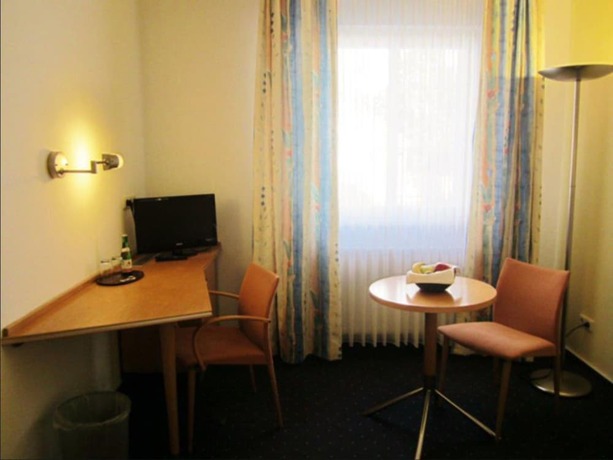 Imagen de la habitación del Grimmelshausen Hotel. Foto 8
