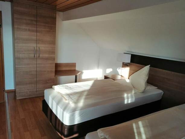 Imagen de la habitación del Gr&uuml;ner Baum, H&ouml;rvelsingen. Foto 10