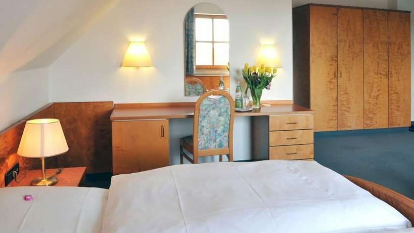 Imagen de la habitación del Gr&uuml;ner Baum, Oberndorf. Foto 14
