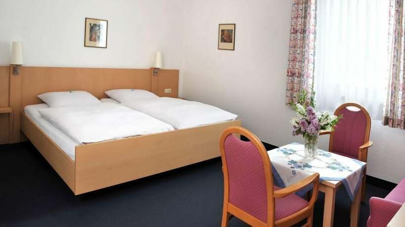 Imagen de la habitación del Gr&uuml;ner Baum, Oberndorf. Foto 15