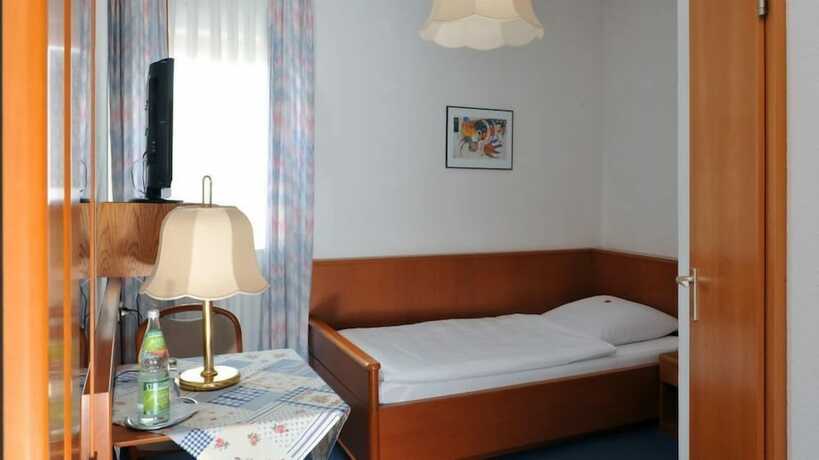 Imagen de la habitación del Gr&uuml;ner Baum, Oberndorf. Foto 16