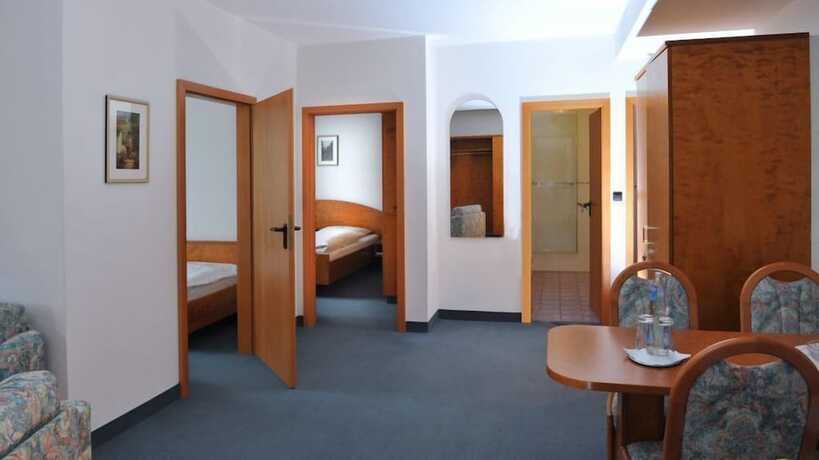 Imagen de la habitación del Gr&uuml;ner Baum, Oberndorf. Foto 18