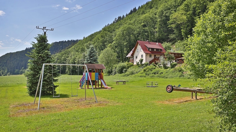 Imagen de los exteriores del Gr&uuml;ner Hof. Foto 16