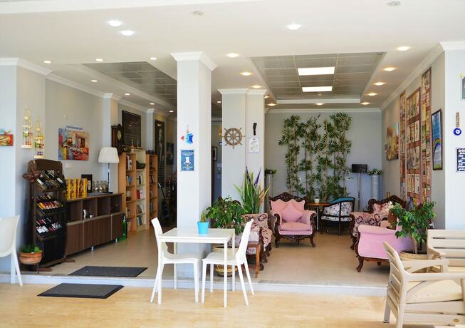 Imagen general del Gumuldur Mavi Deniz Otel. Foto 10
