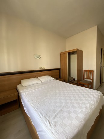 Imagen de la habitación del Gunes Hotel. Foto 6
