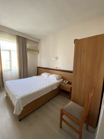 Imagen de la habitación del Gunes Hotel. Foto 7