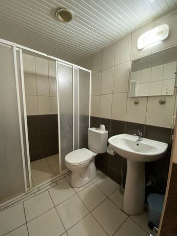 Imagen de la habitación del Gunes Hotel. Foto 12